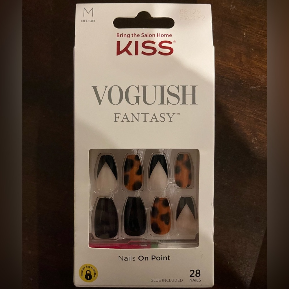 NWT KISS Voguish Fantasy Leopard Press on Nails SZ Medium